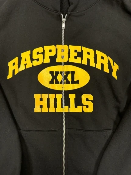 The GV gallery raspberry Hills zip up size large